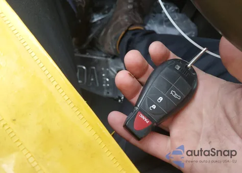 2013 Dodge Challenger R/T Classic z USA, uszkodzony, nr VIN 2C3CDYBT7DH733689